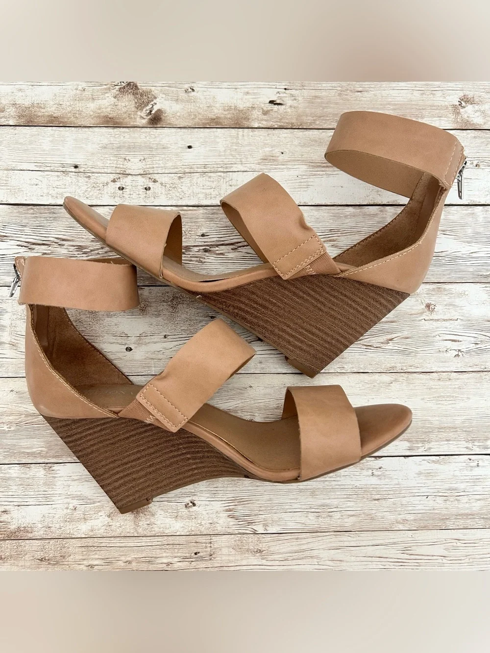 Merona Strappy Wedge Sandal in Tan size 6.5 Ankle Strap Summer Vacation Casual